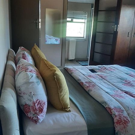 Triple S Guest House Кейптаун Екстериор снимка