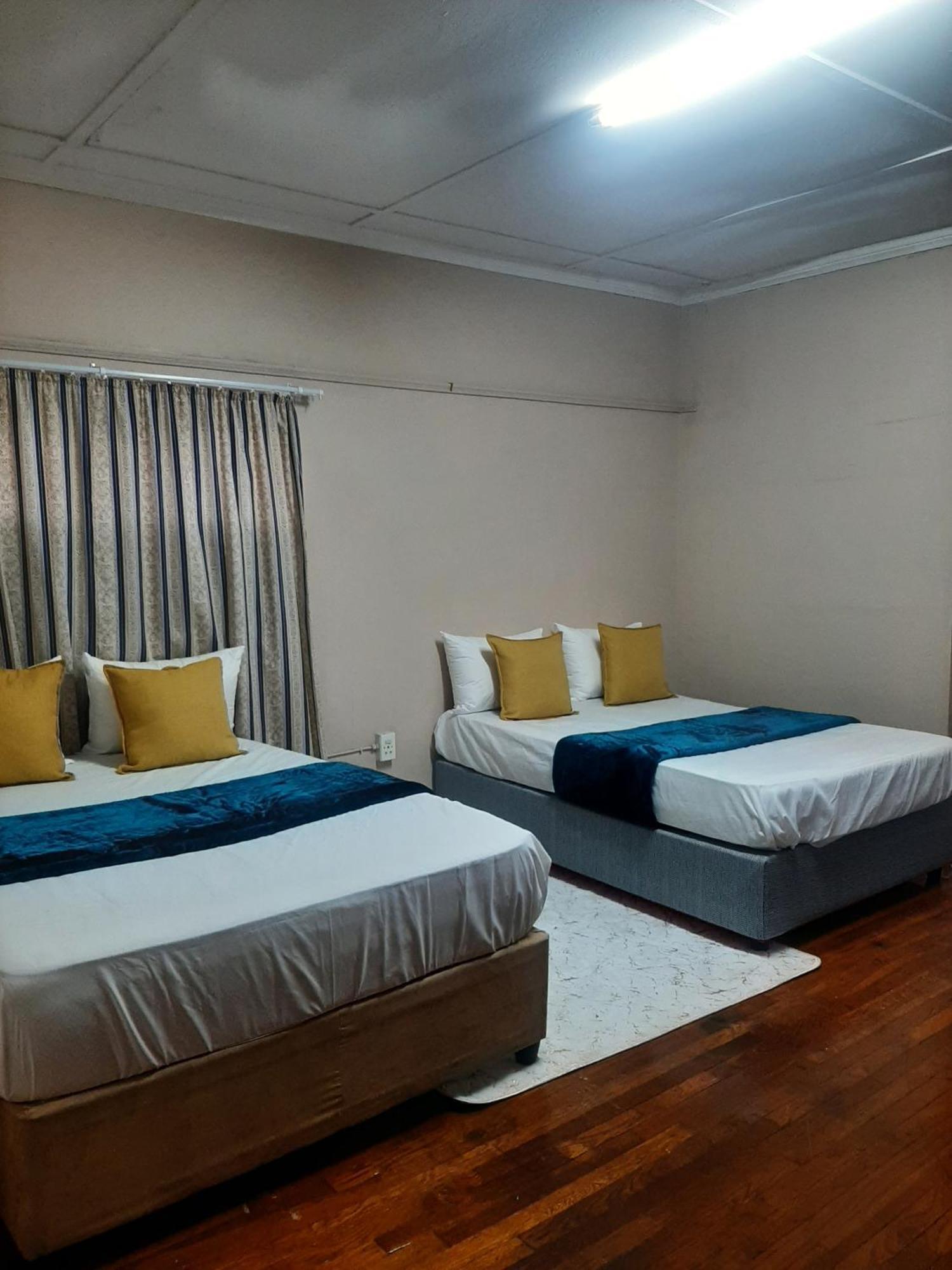 Triple S Guest House Кейптаун Екстериор снимка