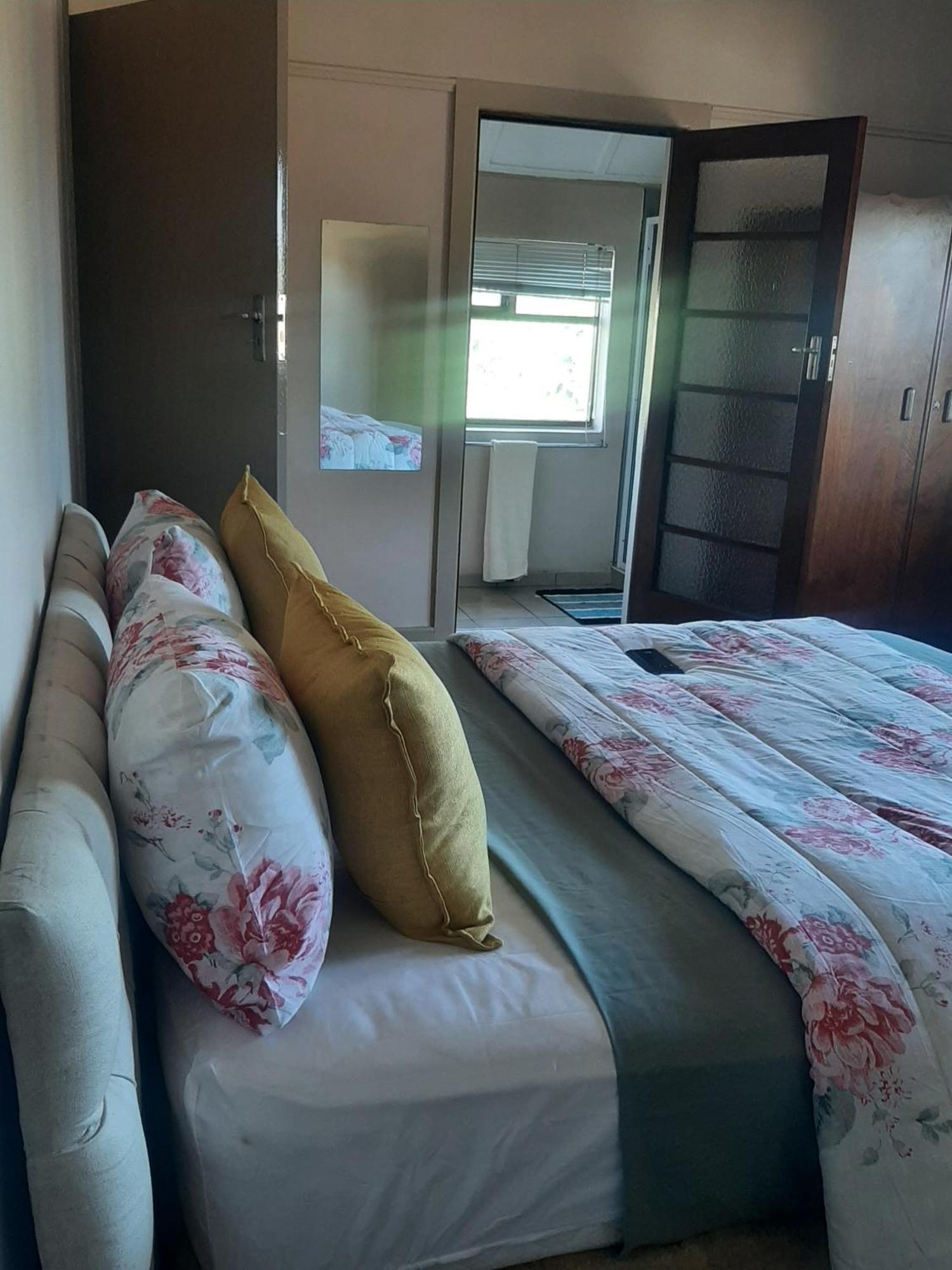 Triple S Guest House Кейптаун Екстериор снимка